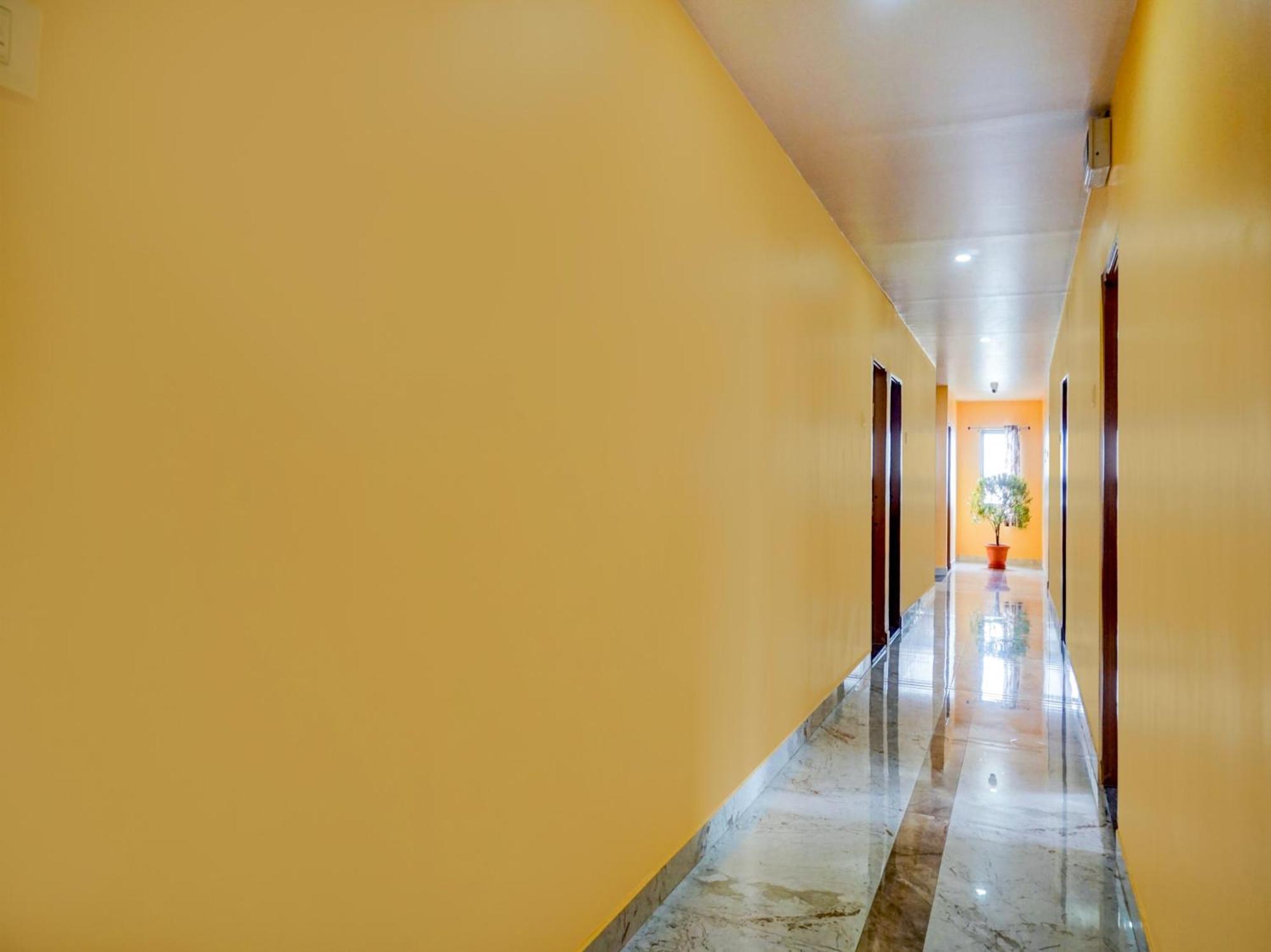 Spot On Hotel Shree Samarth Lodging Колхапур Экстерьер фото