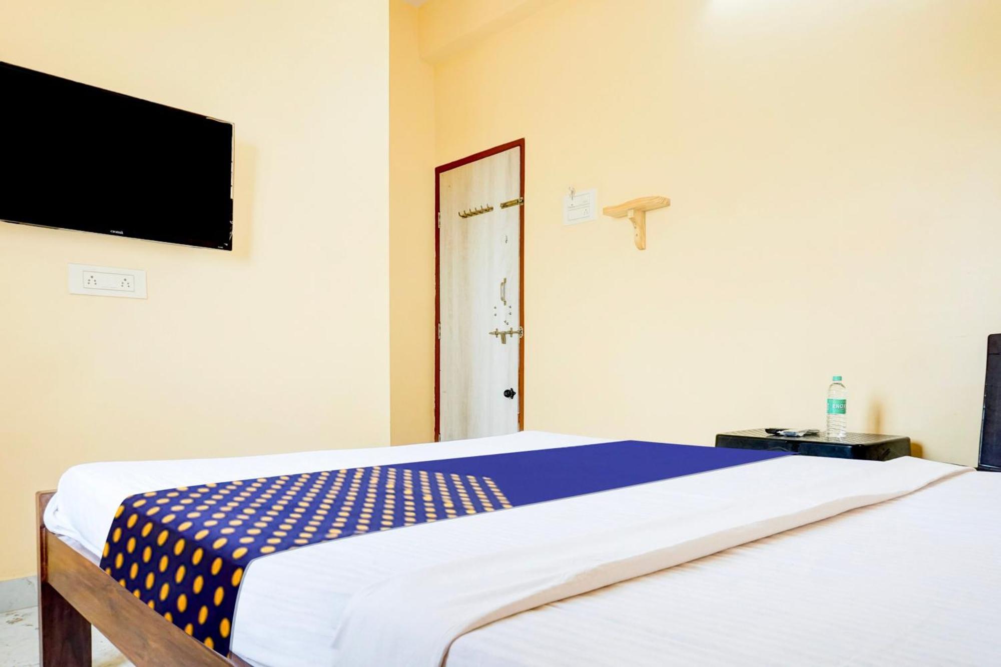 Spot On Hotel Shree Samarth Lodging Колхапур Экстерьер фото